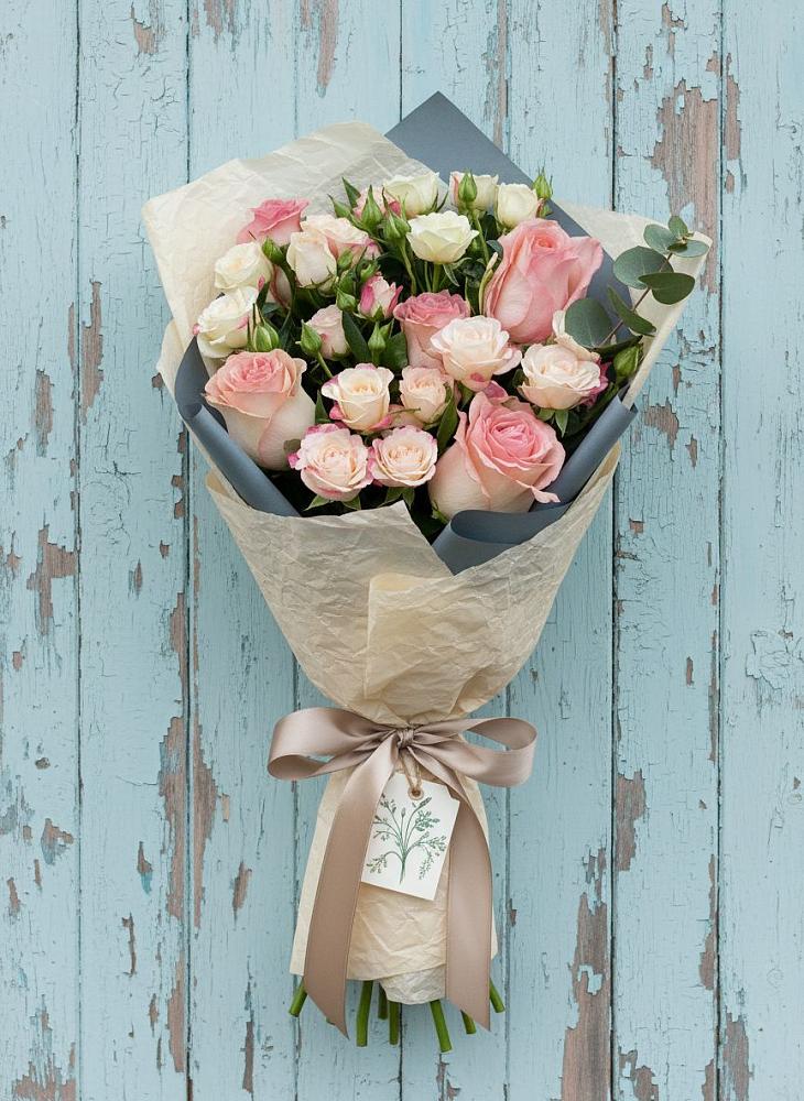 Букет цветов из: Розы в Красные Баррикады