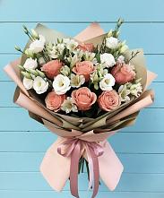 Букет цветов из:  Розы, Альстромерии и Лизиантусы в Красные Баррикады