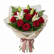 Букет цветов из:  Лилии и Розы в Красные Баррикады