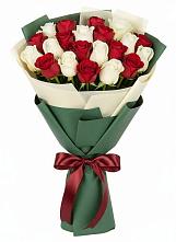 Букет Микс из красных и белых роз в Красные Баррикады