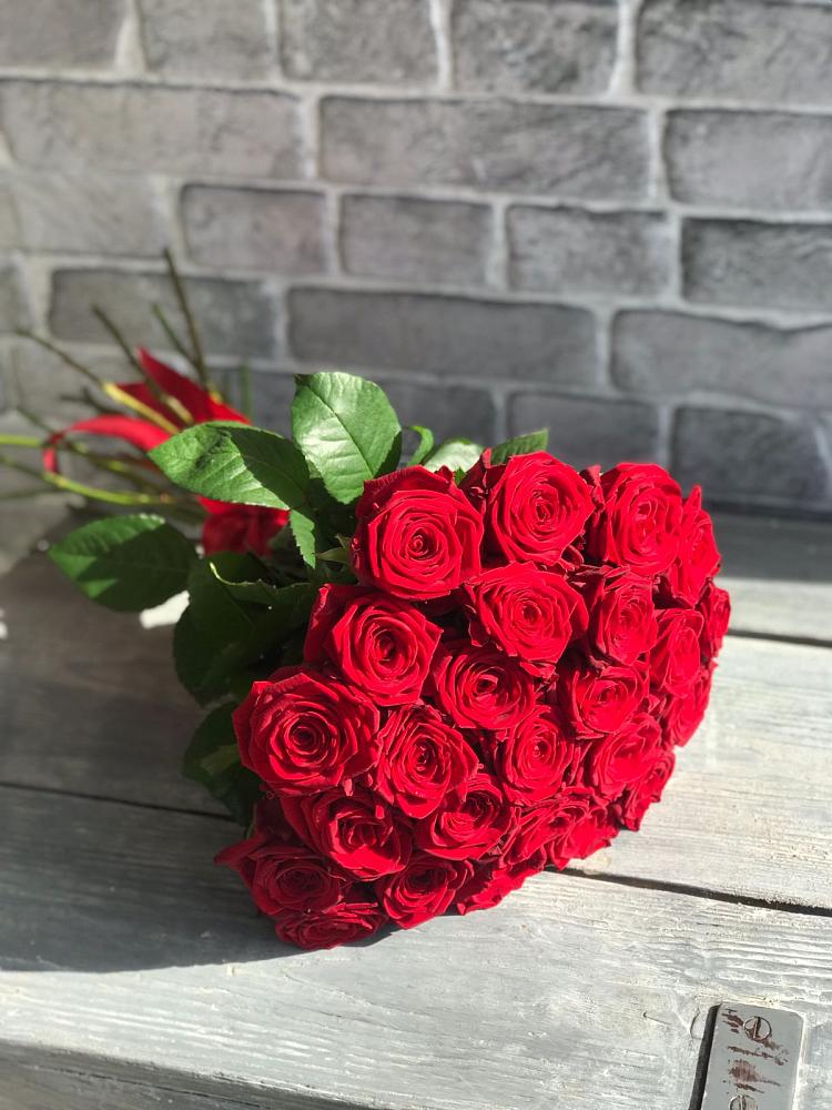 Букет Красные розы Фридом в Красные Баррикады