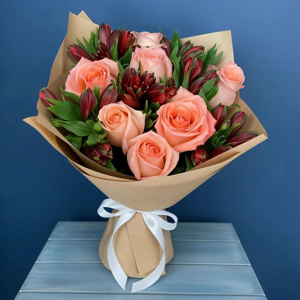 Букет цветов из: Розы и Альстромерии в Красные Баррикады