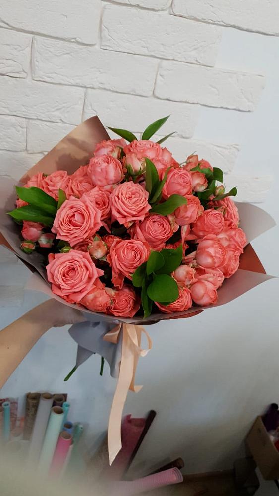 Букет цветов из: Розы в Красные Баррикады