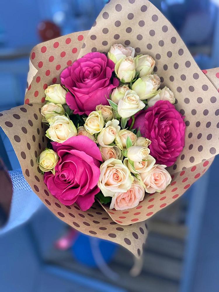 Букет цветов из: Розы в Красные Баррикады