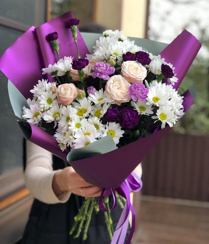 Букет цветов из: Хризантемы, Гвоздики и Розы в Красные Баррикады