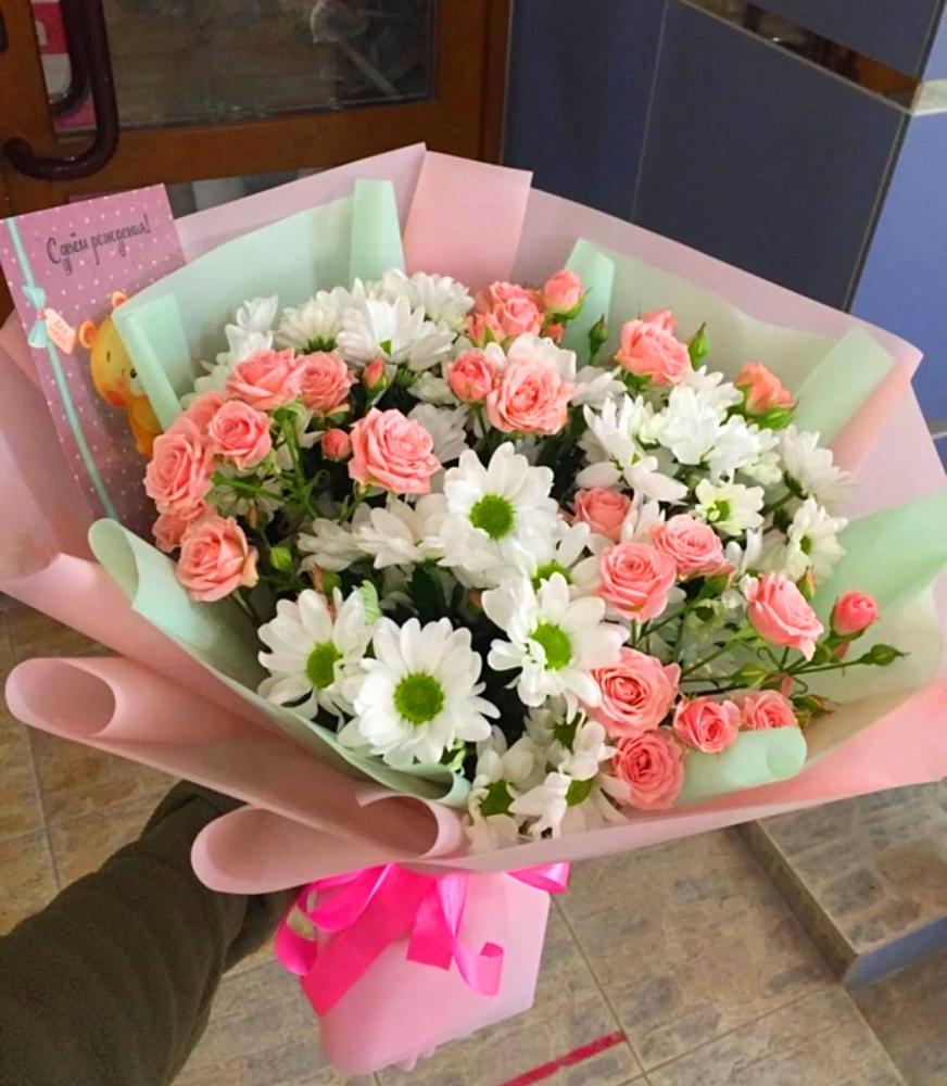 Букет цветов из: Розы и Хризантемы в Красные Баррикады