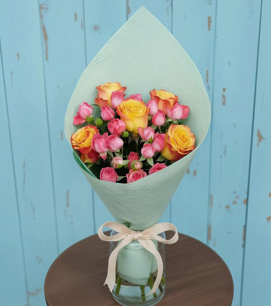 Букет цветов из: Розы в Красные Баррикады