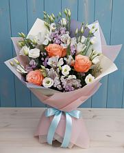 Букет цветов из:  Лизиантусы, Розы, Альстромерии и Гипсофила в Красные Баррикады