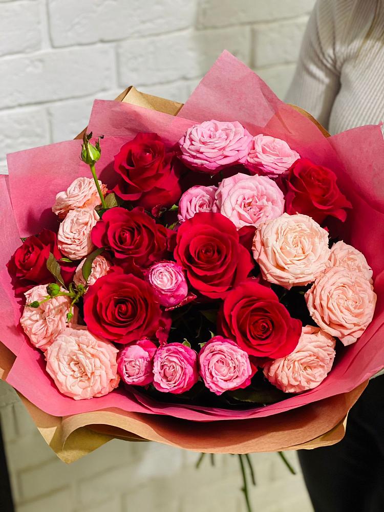 Букет цветов из: Розы в Красные Баррикады