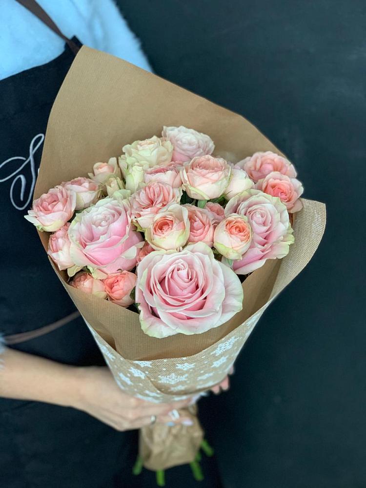 Букет цветов из: Хризантемы и Розы в Красные Баррикады