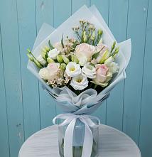 Букет цветов из:  Розы и Лизиантусы в Красные Баррикады