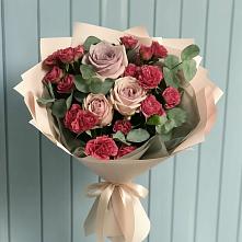 Букет цветов из:  Гвоздики и Розы в Красные Баррикады