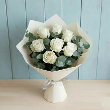Букет Белые розы в Эвкалипте в Красные Баррикады