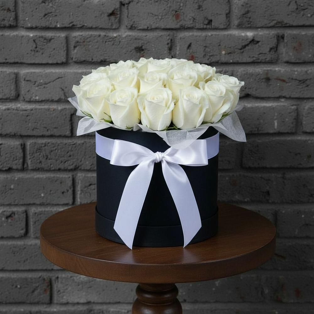 Цветочная композиция из Розы в шляпной коробке в Красные Баррикады