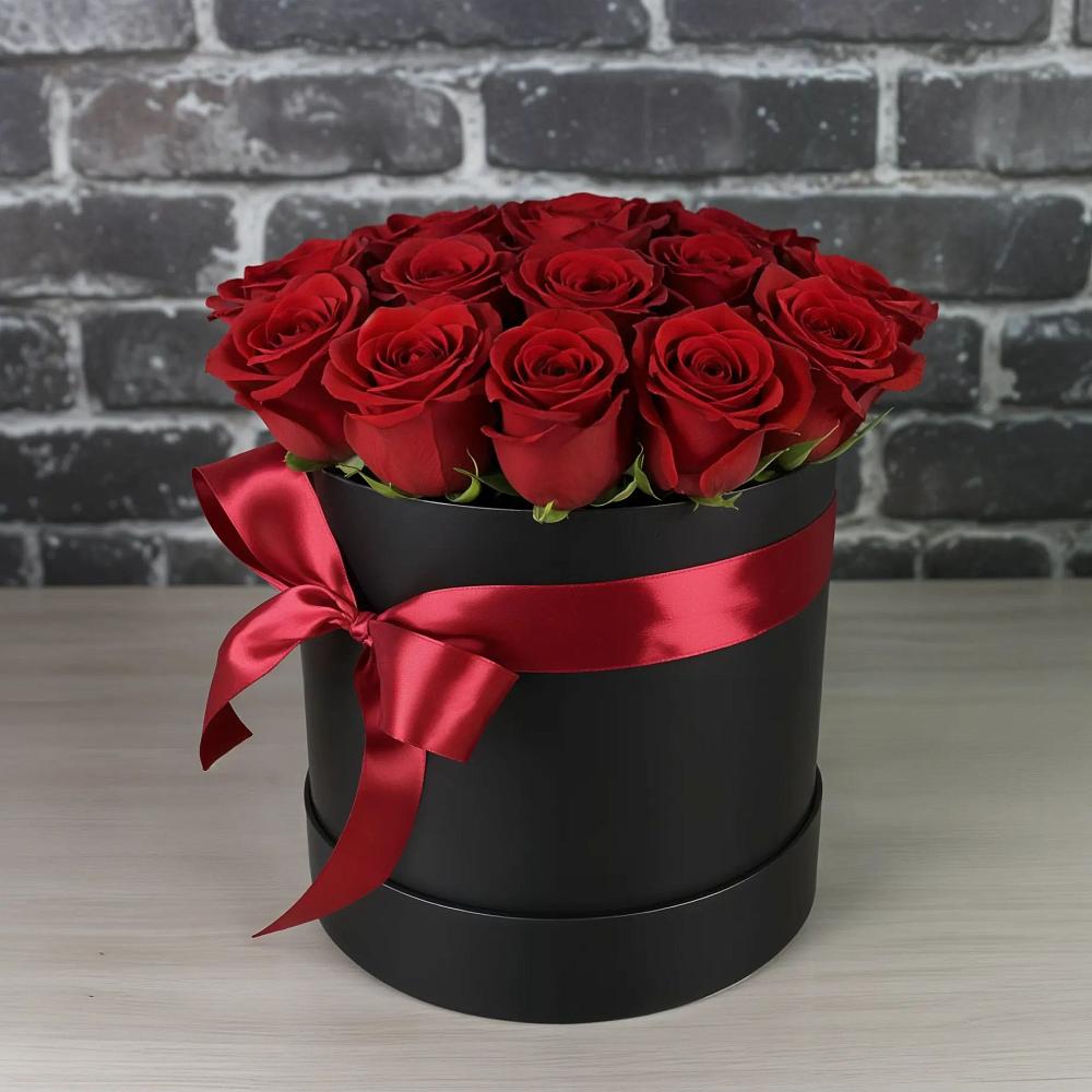 Цветочная композиция из Розы в шляпной коробке в Красные Баррикады