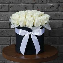 Цветочная композиция из Розы в шляпной коробке в Красные Баррикады